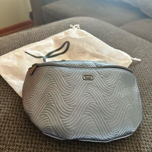 Lug Tumble, bought two by mistake.  Metallic blue